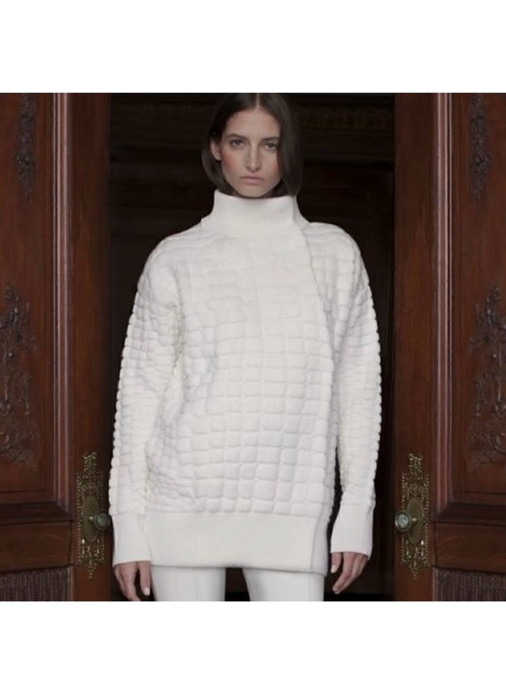 Alex Kramer Crocodile Ivory White Heavy Knit Merino Wool Oversized Sweater